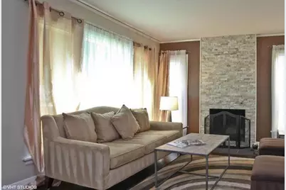 908 E Hampton Rd, Whitefish Bay, WI 53217 - Photo 5