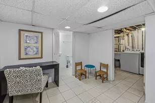 908 E Hampton Rd, Whitefish Bay, WI 53217 - Photo 21