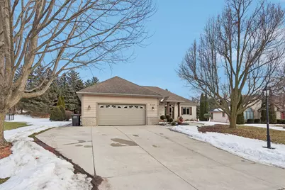 6748 S Yale Dr, Franklin, WI 53132 - Photo 3