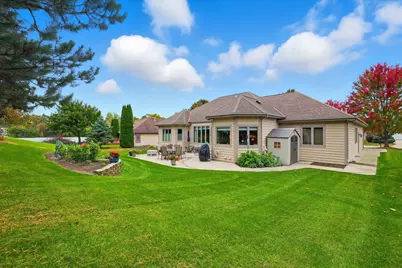 6748 S Yale Dr, Franklin, WI 53132 - Photo 19