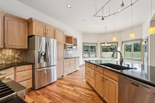 6748 S Yale Dr, Franklin, WI 53132 - Photo 9