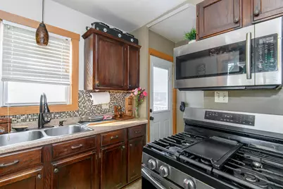 1749 S 69th St, West Allis, WI 53214 - Photo 11