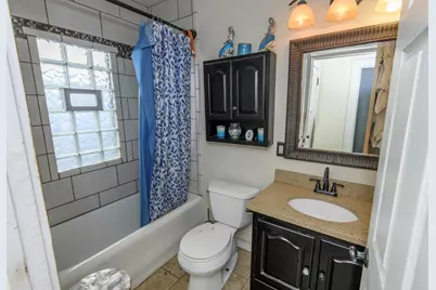 1749 S 69th St, West Allis, WI 53214 - Photo 17