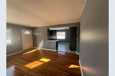 7720 W Bobolink Ave, Milwaukee, WI 53218 - Photo 17