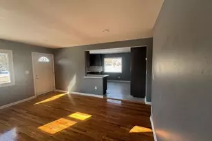 7720 W Bobolink Ave, Milwaukee, WI 53218 - Photo 17