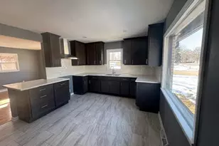 7720 W Bobolink Ave, Milwaukee, WI 53218 - Photo 13