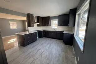 7720 W Bobolink Ave, Milwaukee, WI 53218 - Photo 7