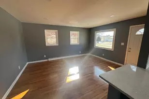 7720 W Bobolink Ave, Milwaukee, WI 53218 - Photo 5