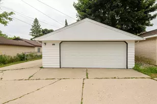 8220 W Keefe Ave, Milwaukee, WI 53222 - Photo 23