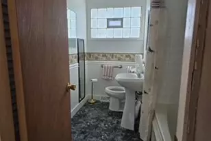 8220 W Keefe Ave, Milwaukee, WI 53222 - Photo 13