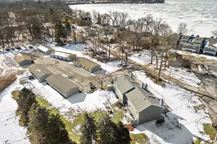 1523 Grandview Ct, Racine, WI 53139 - Photo 7