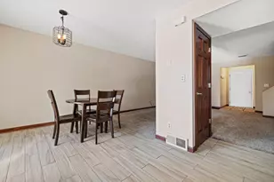 1523 Grandview Ct, Racine, WI 53139 - Photo 15
