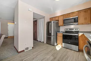 1523 Grandview Ct, Racine, WI 53139 - Photo 17