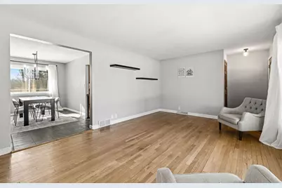 15613 W Riviera Dr, New Berlin, WI 53151 - Photo 3