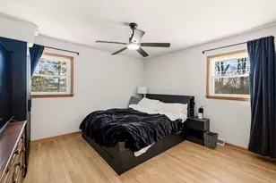 15613 W Riviera Dr, New Berlin, WI 53151 - Photo 9