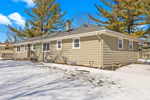 15613 W Riviera Dr, New Berlin, WI 53151 - Photo 17