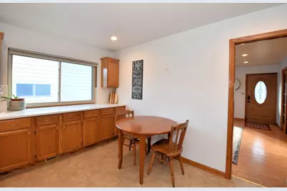 230 N 111th St, Wauwatosa, WI 53226 - Photo 7
