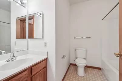 134  Main St, Racine, WI 53403 - Photo 37