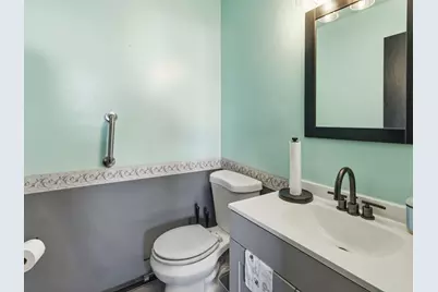 4436 S 90th St, Greenfield, WI 53228 - Photo 11