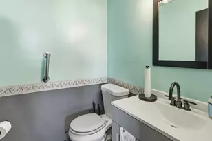 4436 S 90th St, Greenfield, WI 53228 - Photo 11