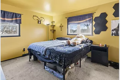 4436 S 90th St, Greenfield, WI 53228 - Photo 17