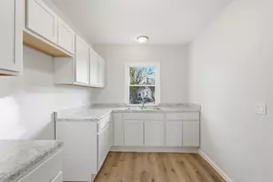 2028 N 23rd St, Milwaukee, WI 53205 - Photo 9