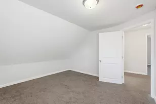 2028 N 23rd St, Milwaukee, WI 53205 - Photo 13