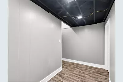 8526 W Villard Ave, Milwaukee, WI 53225 - Photo 17