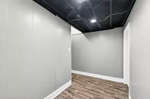 8526 W Villard Ave, Milwaukee, WI 53225 - Photo 17