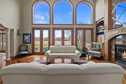 915 N Evergreen Cir, Hartland, WI 53029 - Photo 9