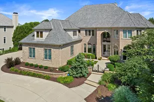 915 N Evergreen Circle, Hartland, WI 53029 - Photo 3