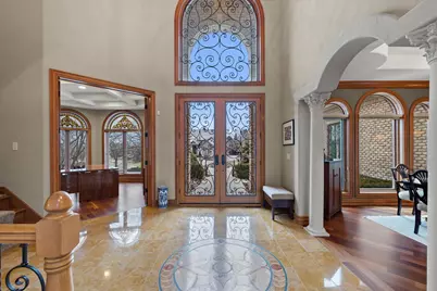 915 N Evergreen Cir, Hartland, WI 53029 - Photo 5