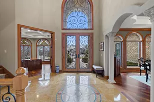 915 N Evergreen Circle, Hartland, WI 53029 - Photo 5