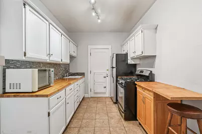 1983 N Summit Ave #34, Milwaukee, WI 53202 - Photo 15