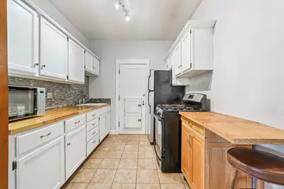 1983 N Summit Ave #34, Milwaukee, WI 53202 - Photo 11