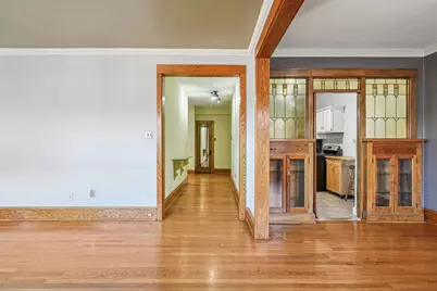 1983 N Summit Ave #34, Milwaukee, WI 53202 - Photo 5