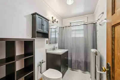 1983 N Summit Ave #34, Milwaukee, WI 53202 - Photo 21