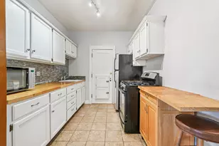 1983 N Summit Ave, Milwaukee, WI 53202 - Photo 13