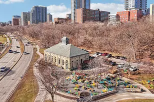 1983 N Summit Ave, Milwaukee, WI 53202 - Photo 29