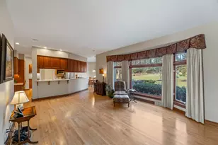 19930 Keswick Ct, Brookfield, WI 53045 - Photo 9