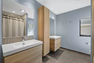 5423 N Santa Monica Blvd, Whitefish Bay, WI 53217 - Photo 25