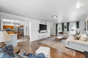 286 Julie Anna Ct, Belgium, WI 53004 - Photo 5