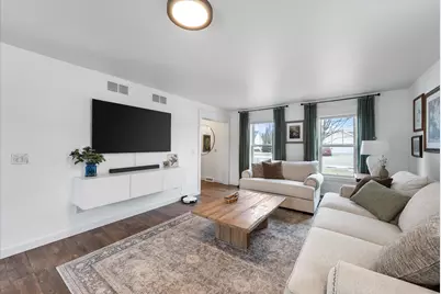 286  Julie Anna Ct, Belgium, WI 53004 - Photo 3