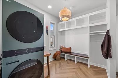 344 E Clarence St, Milwaukee, WI 53207 - Photo 11