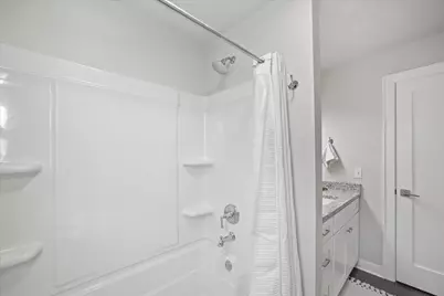 344 E Clarence St, Milwaukee, WI 53207 - Photo 23