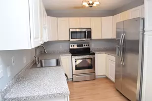 N21W24202 Cumberland Dr, Pewaukee, WI 53072 - Photo 7