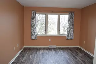 N21W24202 Cumberland Dr, Pewaukee, WI 53072 - Photo 9