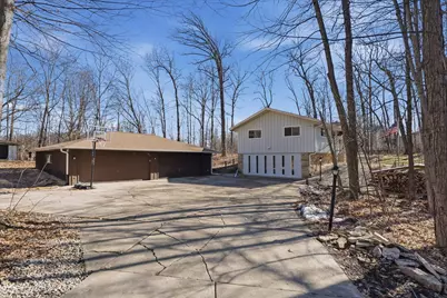 332  Glenview Ln, Grafton, WI 53024 - Photo 39