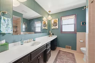 332 Glenview Ln, Grafton, WI 53024 - Photo 15