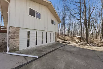 332  Glenview Ln, Grafton, WI 53024 - Photo 41